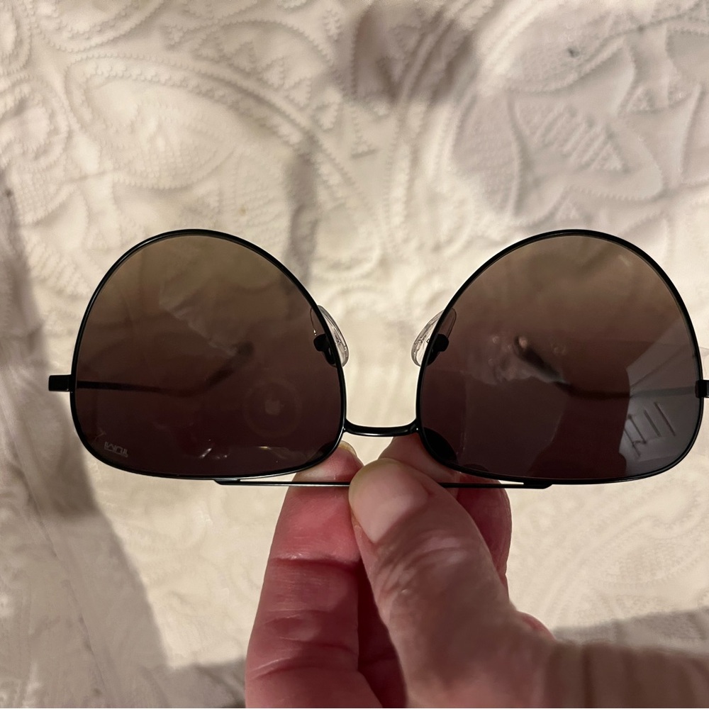 Stylish Black Tumi Polarized Aviator Sunglasses